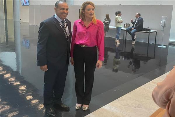 السفير المصري ببروكسل يلتقي مع رئيسة البرلمان الأوروبي