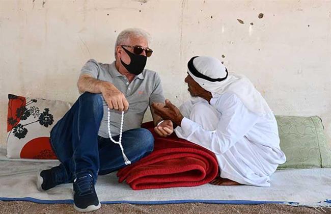 محافظ جنوب سيناء يهنئ أكبر معمري المحافظة بعيد الأضحى