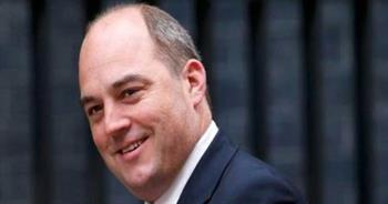   وزير الدفاع البريطاني يعلن أنه لن يخوض السباق لاختيار زعيم جديد للمحافظين