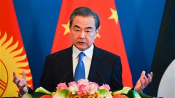  وزيرا خارجية الصين وسنغافورة يناقشان العلاقات والتعاون