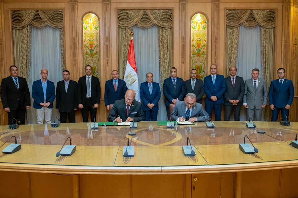 وزير الدولة للإنتاج الحربى يشهد توقيع بروتوكول تعاون بين «قطاع التدريب» و «جامعة بنى سويف»