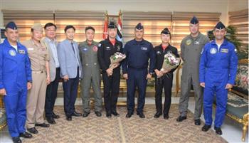   وصول فريق الألعاب الجوية الكورى الجنوبى إلى إحدى القواعد الجوية المصرية