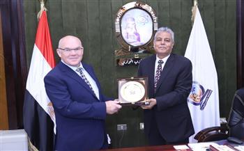 ختام ورشة عمل «رفع كفاءة اعضاء هيئة التدريس والعاملين في مجال التغيرات المناخية» بجنوب الوادى