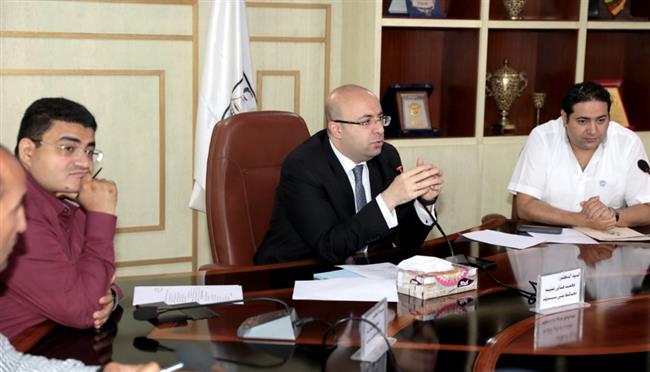 محافظ بني سويف يعقد اجتماعاً تنسيقياً استعداداُ لإجراء تدريب عملي مشترك لمجابهة الأزمات 