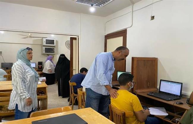مدير تعليم السويس يتابع سير اختبارات المتقدمين لمدارس المتفوقين