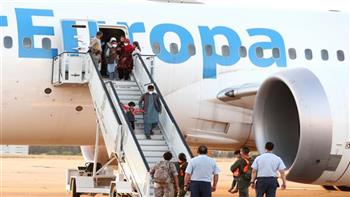   إسبانيا: وصول نحو 300 لاجئ أفغانى إلى مدريد