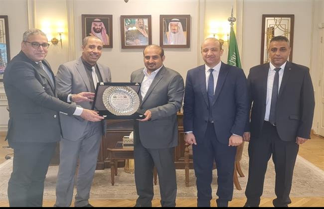 القنصل السعودى يستقبل رئيس قطاع الاتصالات للمنطقة الغربية