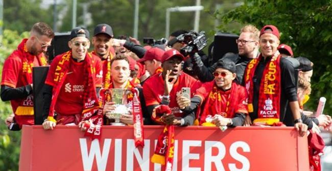ليفربول يؤمن جوهرته الشابة بعقد حتى 2027