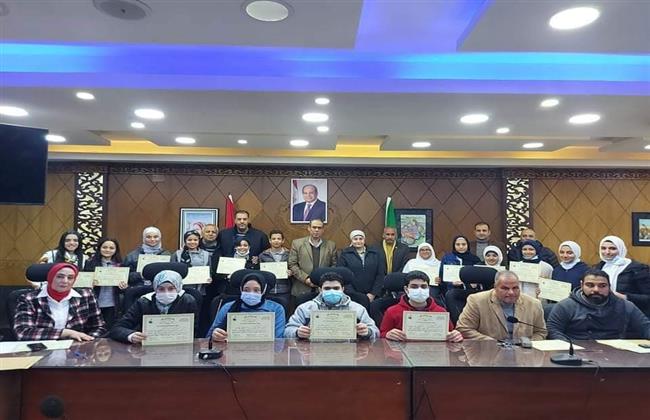 «تعليم القليوبية» يكرم الطلاب الفائزين في مسابقة أوائل الطلبة للمرحلتين الإعدادية والثانوية العامة