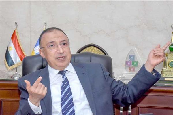 محافظ الإسكندرية يكلف بالبدء الفوري في تشجير المحاور والطرق الجديدة