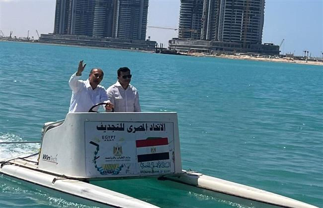وزير الرياضة في جولة مع رئيس اتحاد التجديف في العلمين 