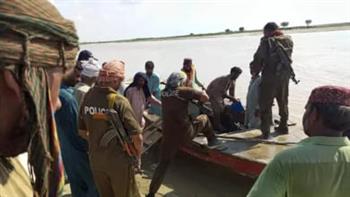   البحث عن 17 مفقودا إثر انقلاب قارب في ولاية "أتر برديش" الهندية