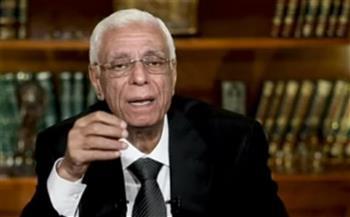 يسبب زغللة العينين والقيء.. «حسام موافي» يكشف عن صداع يوقظ المريض من النوم
