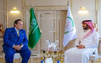 أحمد ناصر يلتقي رئيس اتحاد اللجان الأولمبية العربية على هامش بطولة التضامن الإسلامي