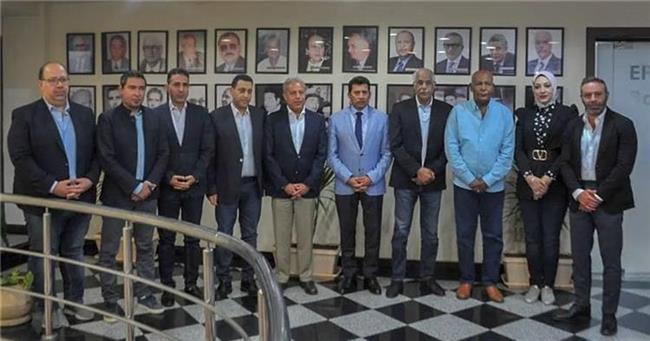 اتحاد الكرة يُهنيء وزير الرياضة بتجديد القيادة السياسية الثقة فيه
