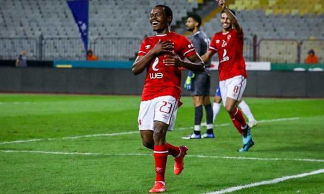 حسام ميدو : بيرسى تاو لاعب زجاجي وإصاباته كثيرة