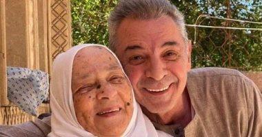 نادية الجندى تعزى محمود حميدة في وفاة والدته