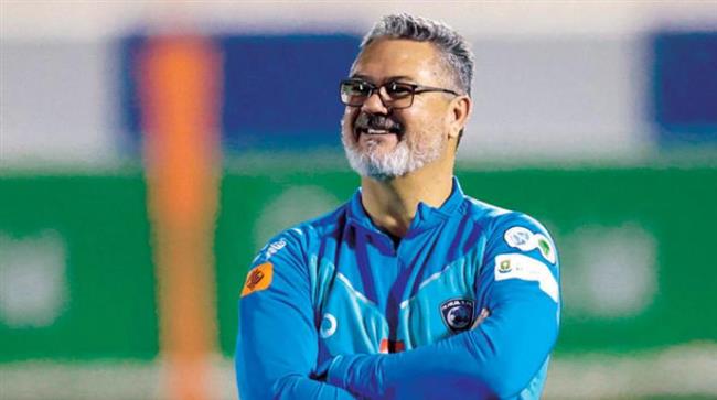 روجيرو ميكالي يجتمع مع معاونيه الجدد
