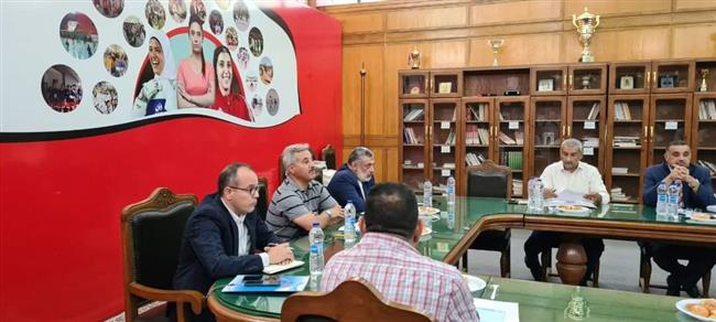 اللجنة التنفيذية لبطولة العالم للجامعات للإسكواش تناقش استعدادات استضافة مصر للبطولة 