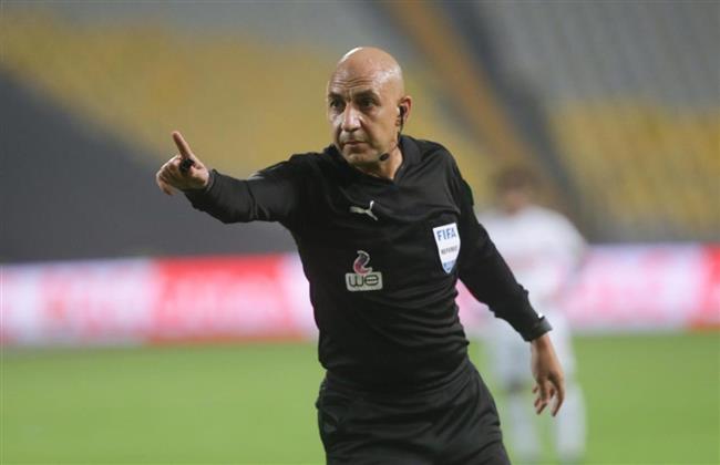 صافرة محمد عادل تدير مباراة الزمالك والإسماعيلي الليلة