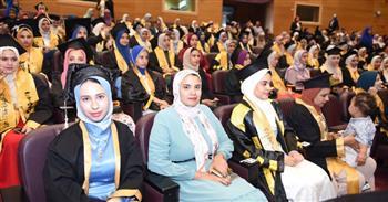 رئيس جامعة سوهاج يشهد حفل عيد الخريجين لطلاب الدفعة الخامسة بكلية الصيدلة 
