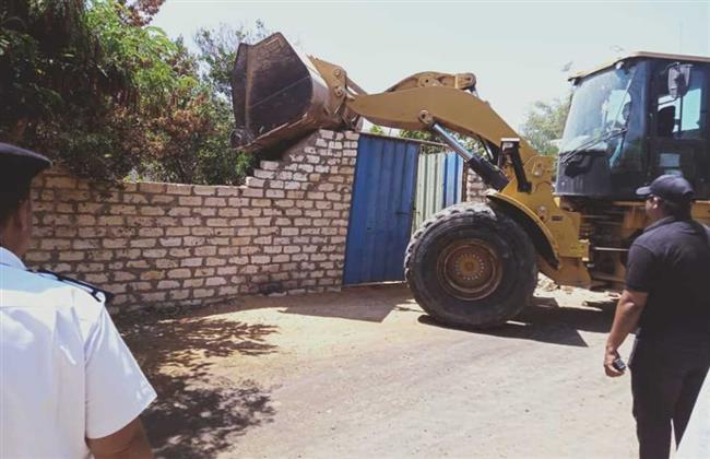 تنفيذ 47 قرار إزالة تعديات على أراضي أملاك الدولة بمنطقة البيت الريفي بالسويس