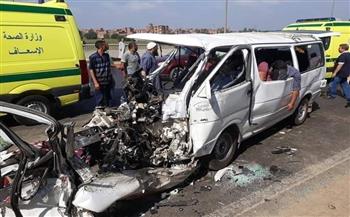   إصابة 12 عاملا إثر حادث تصادم سيارتين بالطريق الإقليمى في القاهرة الجديدة