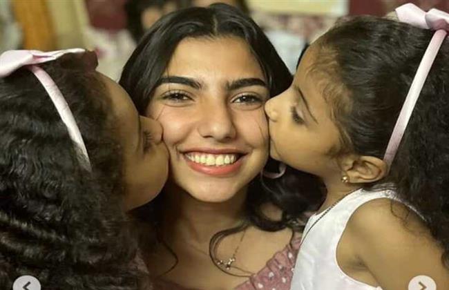 مطربة «ذا فويس كيدز» تفقد 6 عائلتها في حريق كنيسة «أبو سيفين»