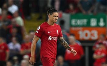 مطالب بتوقيع أقصى عقوبة على نونيز بعد اشتباكه مع لاعب كريستال بالاس