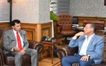 وزير الرياضة يجتمع مع رئيس اتحاد كرة الطائرة للإطلاع على استعدادات الاتحاد للبطولات المقبلة