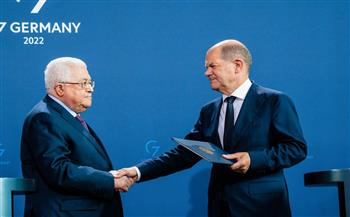   المستشار الألماني يؤكد للرئيس الفلسطيني عمل بلاده لحل الدولتين على حدود 1967