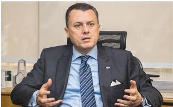 وزير السياحة والآثار يعقد اجتماعاً موسعاً مع عدد من المستثمرين السياحيين