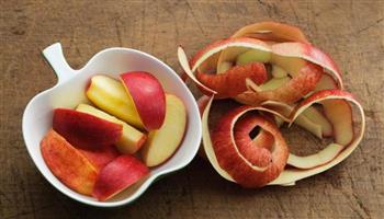   تعرف على فوائد "قشور التفاح"