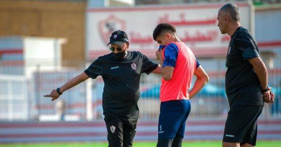 «فيريرا» يعقد جلسة مع جهازه المعاون