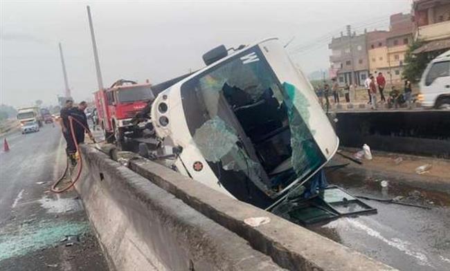 بالأسماء.. ارتفاع عدد إصابات حادث تصادم أتوبيس بسيارة نقل على صحراوى المنيا 