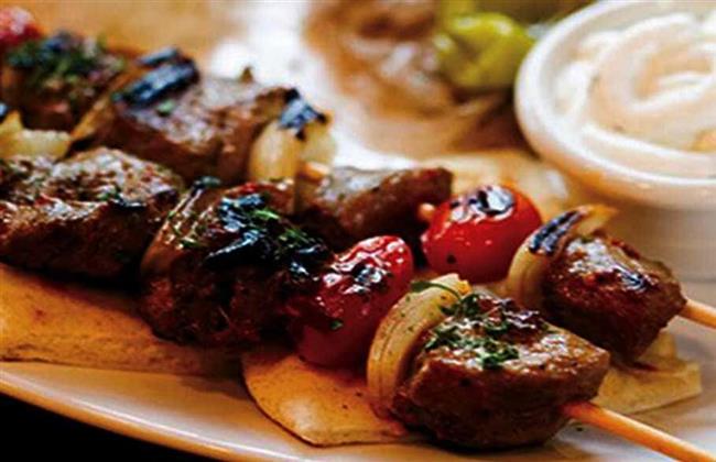 بطريقة بسيطة كباب اللحم مثل المطاعم