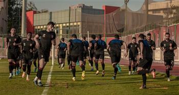   الأهلي يختتم تدريباته استعدادًا لمواجهة فاركو غدًا في الدوري الممتاز