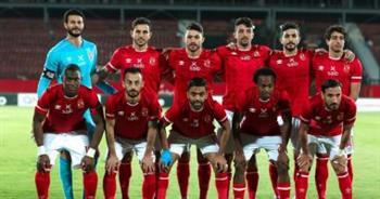 بيرسى تاو يعود لقائمة الأهلى أمام فاركو 