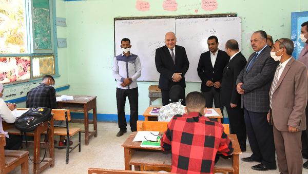 «الداودي» يتفقد لجنة امتحانات الدور الثاني للثانوية العامة جنوب قنا 