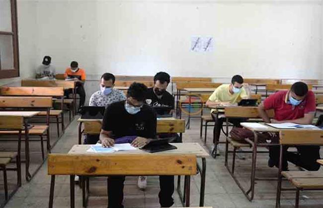 طلاب الثانوية دور ثان بالقليوبية: امتحان اللغة العربية سهل وجزيئات بالنحو صعبة 