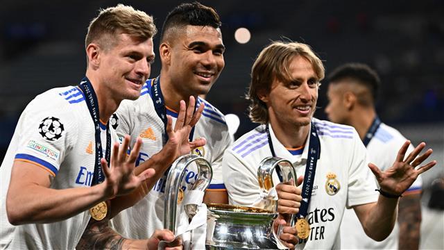 لاعبو ريال مدريد يودعون كاسيميرو