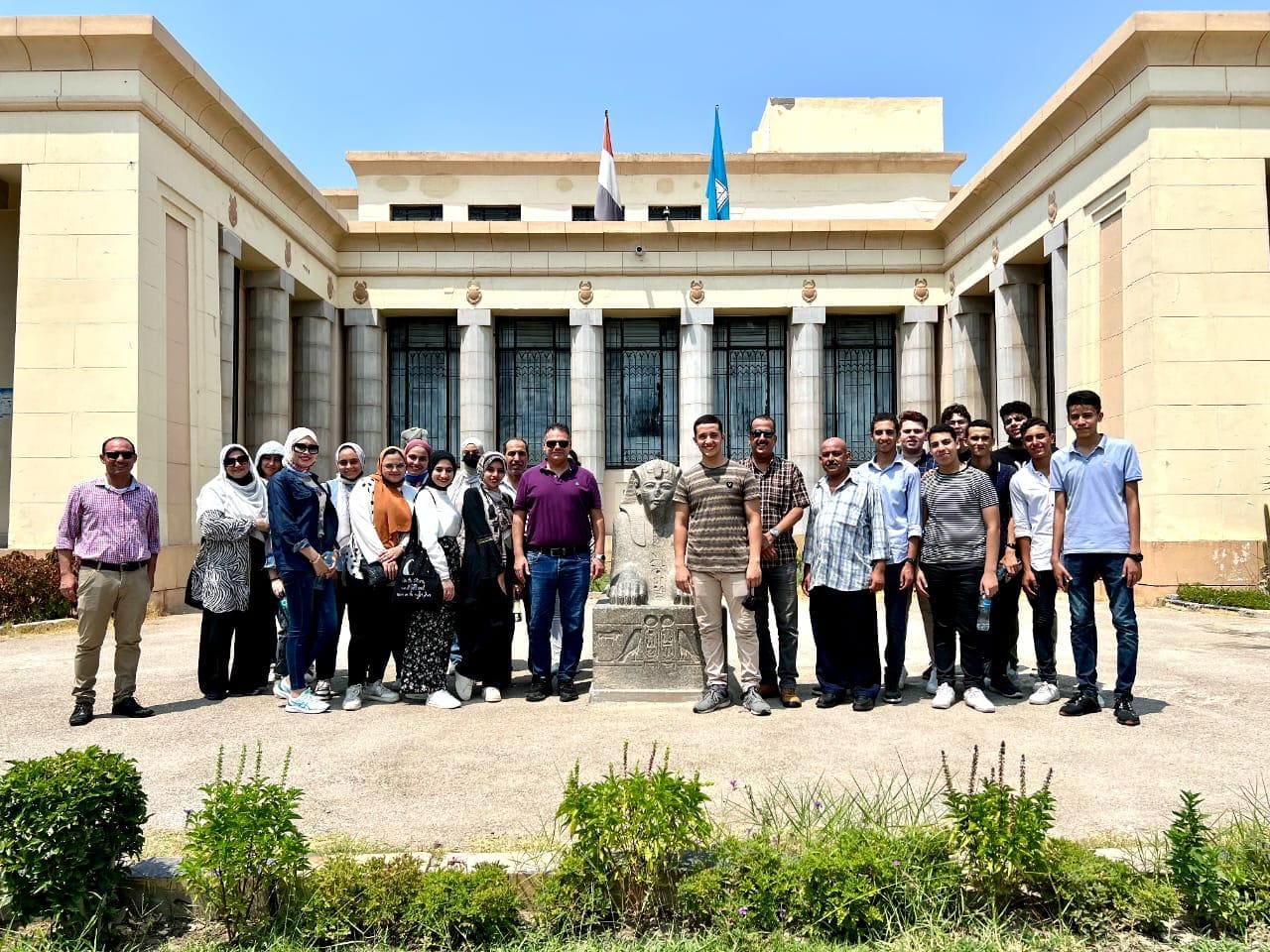 وزارة السياحة تنظم زيارة تعريفية لمدونين ومؤثرين مصريين وطلاب