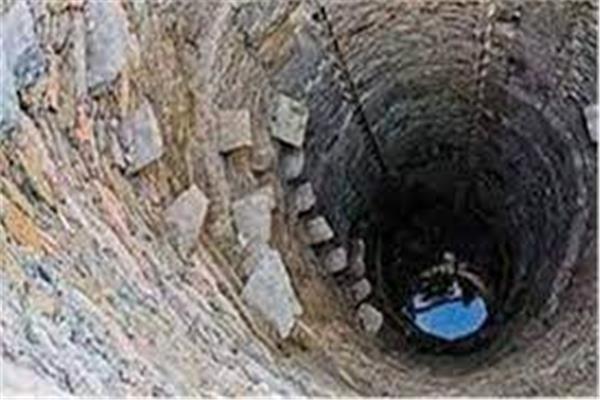 مصرع شخص وإصابة آخر فى انهيار حفرة صرف بقنا