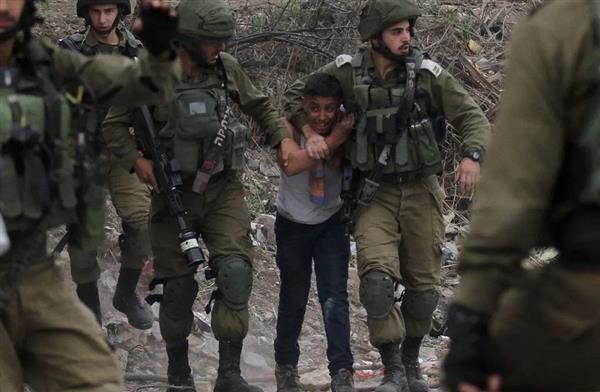 الاحتلال الإسرائيلي يعتقل 20 فلسطينيا من الضفة الغربية