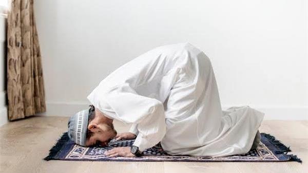 هل التكاسل عن الصلاة من صفات المنافقين؟