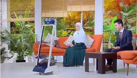 فريق طلابي ينجح في ابتكار روبوت يستقبل المرضى ويقوم بالتشخيص المبدئي