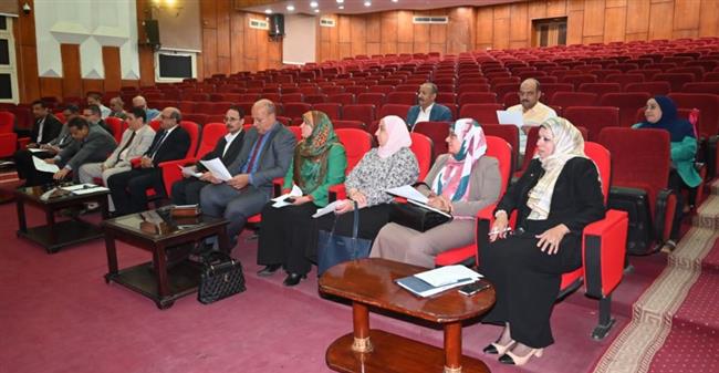 رئيس جامعة الفيوم يشهد انعقاد مجلس شئون خدمة المجتمع وتنمية البيئة