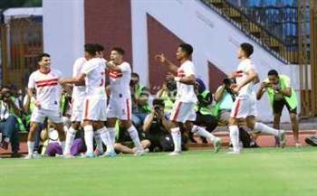 احتفالات للاعبى الزمالك بعد التتويج بلقب الدورى