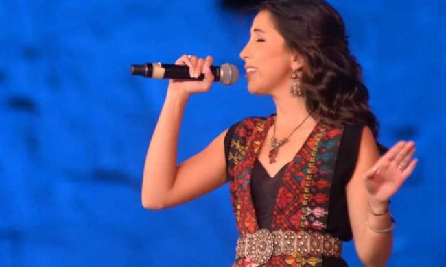 مهرجان القلعة 2022.. مى كمال تتألق بتقديم ألمع أغانى والدتها عفاف راضى