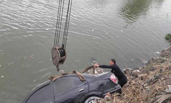 حادث مؤلم.. مصرع 4 من أسرة واحدة على طريق سوهاج